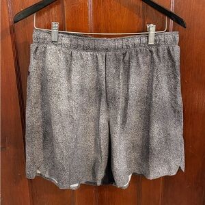Lululemon Athletica Black Heathered Men's Athletic Shorts